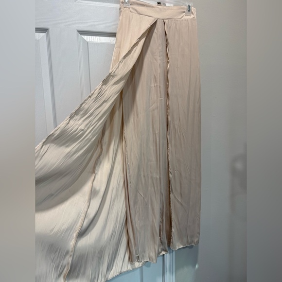 VANILLA DEL SOL Cream Wide Leg Palazzo  Pants with Elegant Flowy Design - Picture 7 of 12